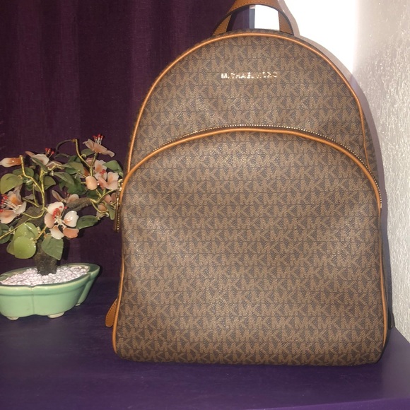 Michael Kors  back pack - Picture 2 of 6